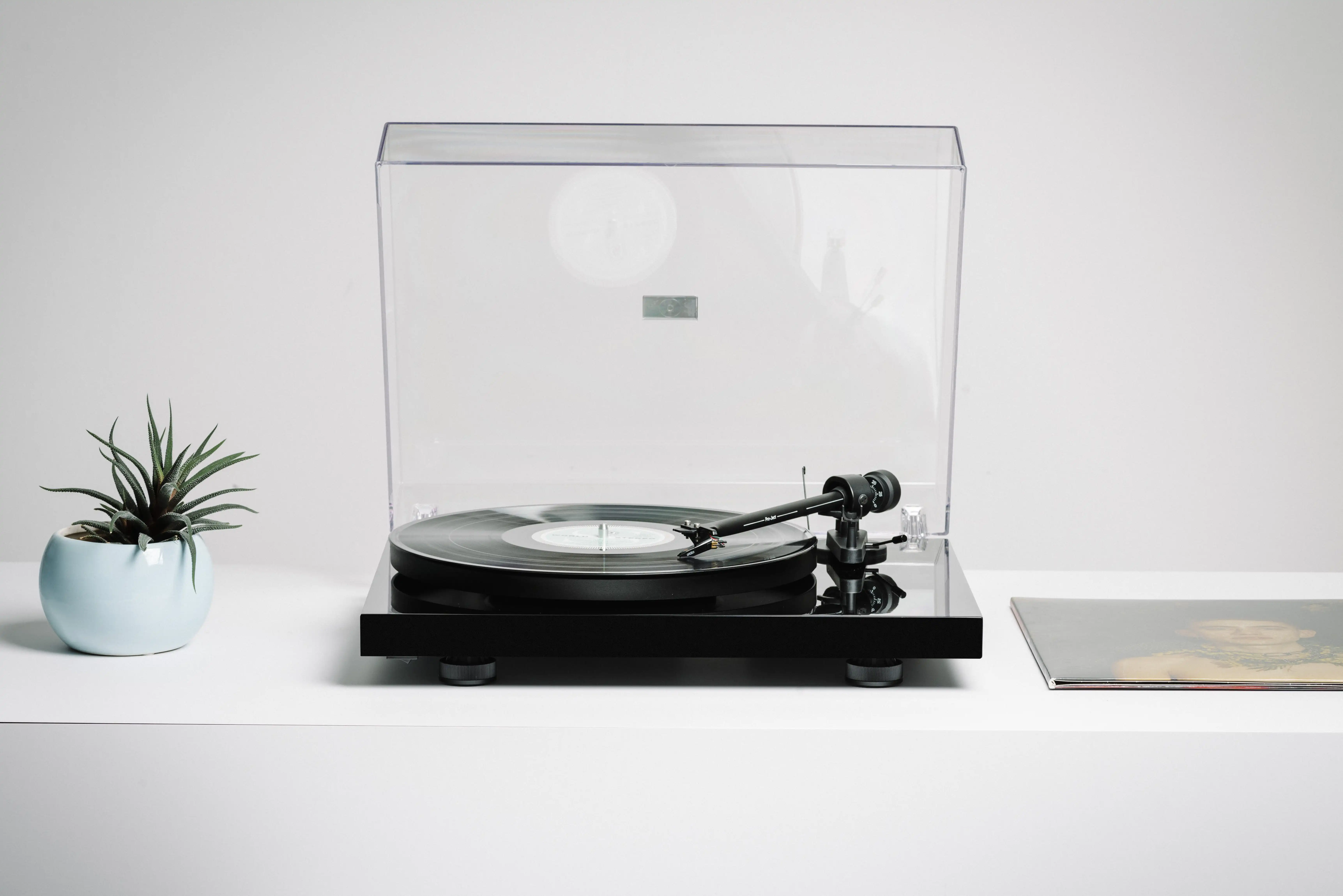 PRO-JECT Debut III DC 0M5ePiano Black Gramofon