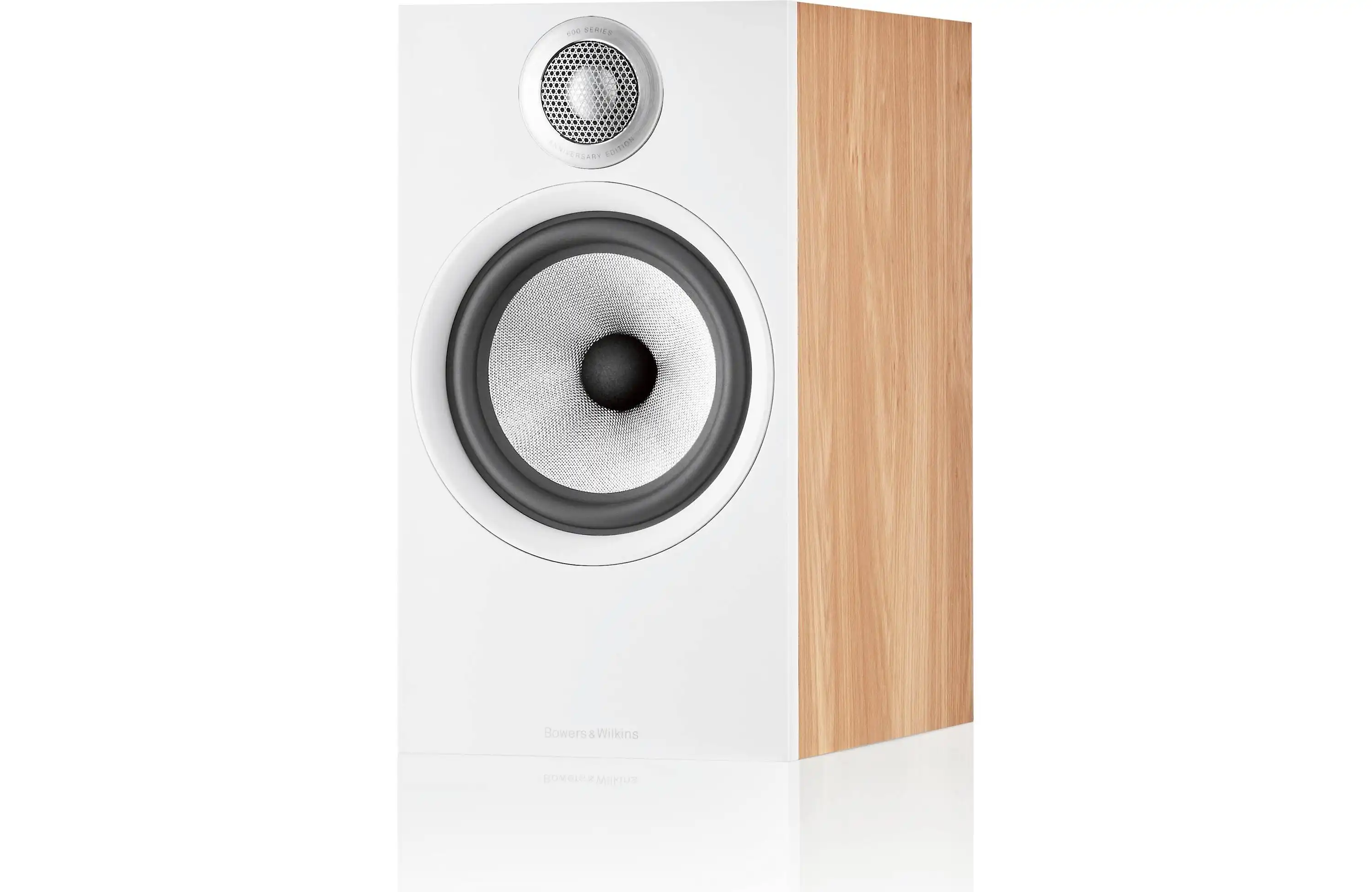 Bowers & Wilkins 606 S2 Anniversary Oak zvučnik za policu/stalak